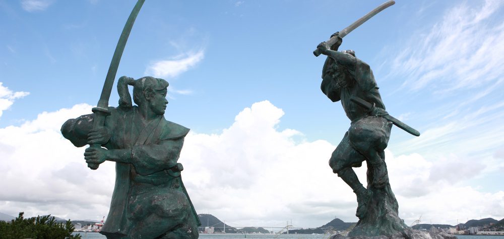 武蔵・小次郎像 | 下関観光ガイドブック「海峡出会い旅」WEB版